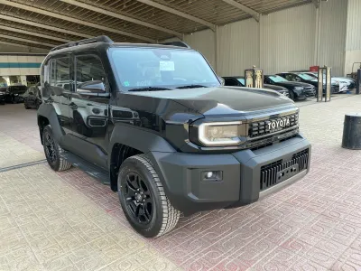 2027 تويوتا اف جي كروزر 1