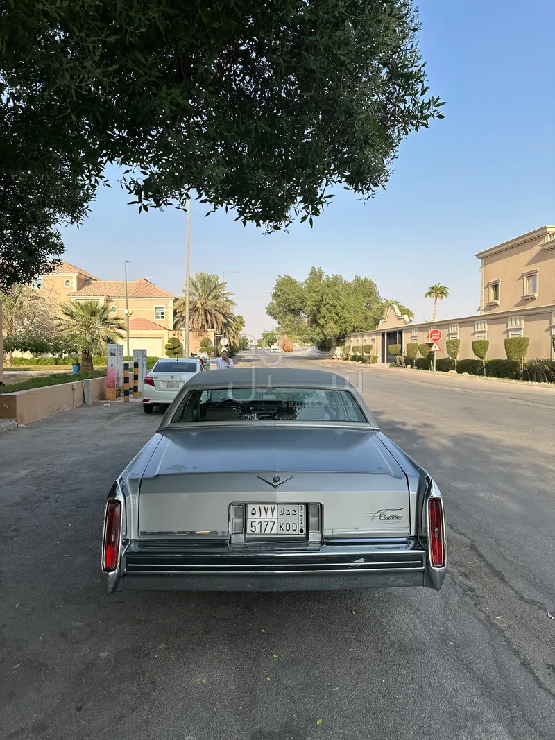 1984 كاديلاك ديفيل