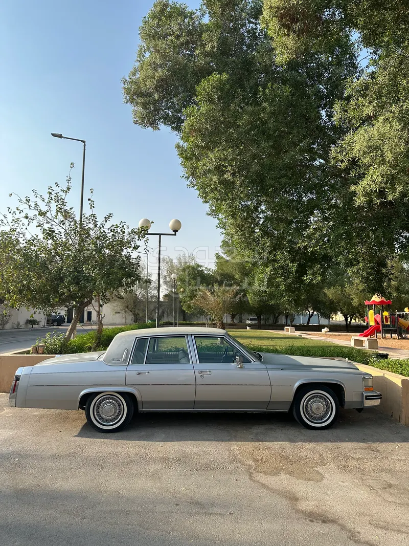 1984 كاديلاك ديفيل
