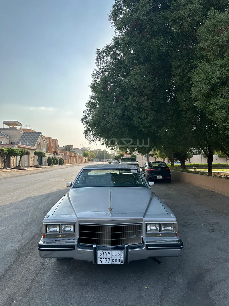 1984 كاديلاك ديفيل
