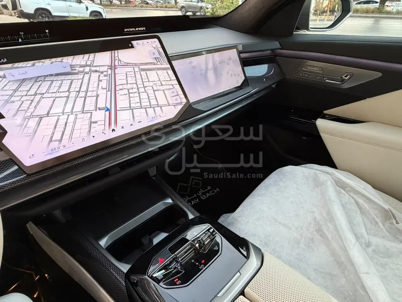 2027 بي ام دبليو الفئة السابعة 735أي