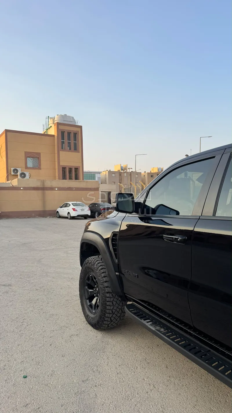 2022 دودج رام تي ار اكس
