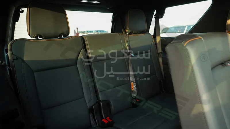 2025 جي ام سي يوكون اي تي 4