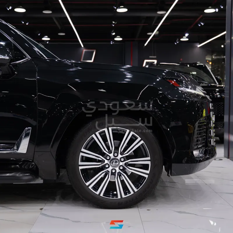 2025 لكزس إل إكس 600 BB