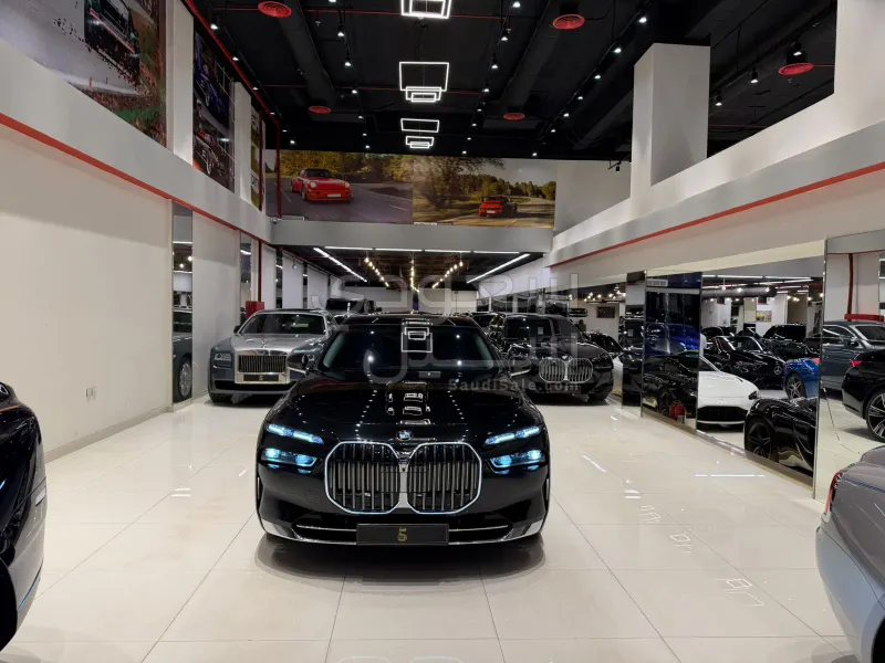 2023 بي ام دبليو الفئة السابعة 735أي
