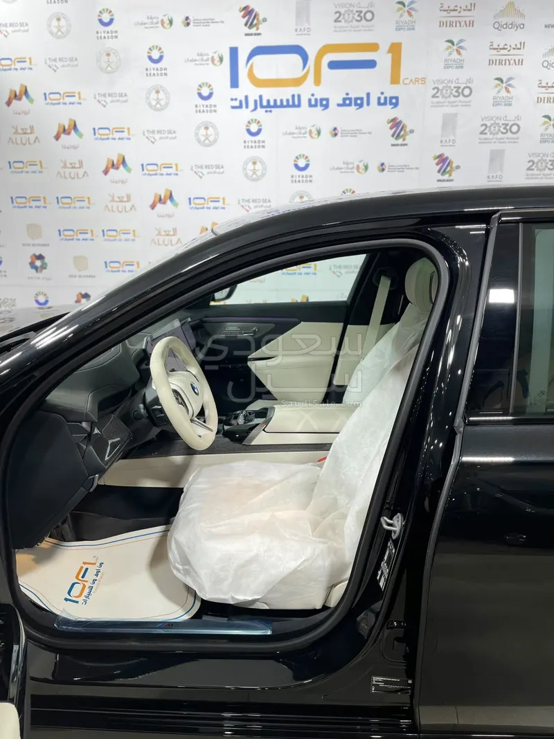 2027 بي ام دبليو الفئة السابعة 735أي