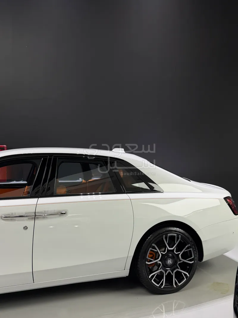 2021 رولز رويس قوست بلاك بادج