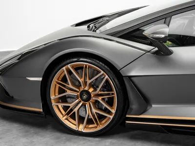 2021 لمبرجيني سيان FKP 37