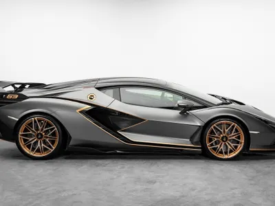 2021 لمبرجيني سيان FKP 37