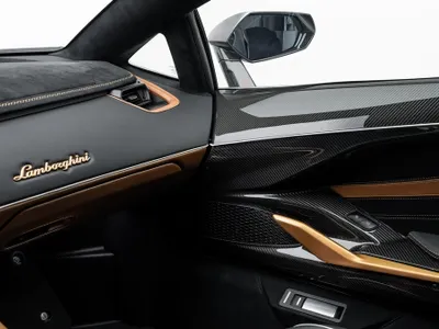 2021 لمبرجيني سيان FKP 37