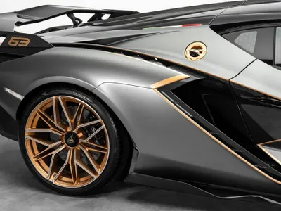 2021 لمبرجيني سيان FKP 37