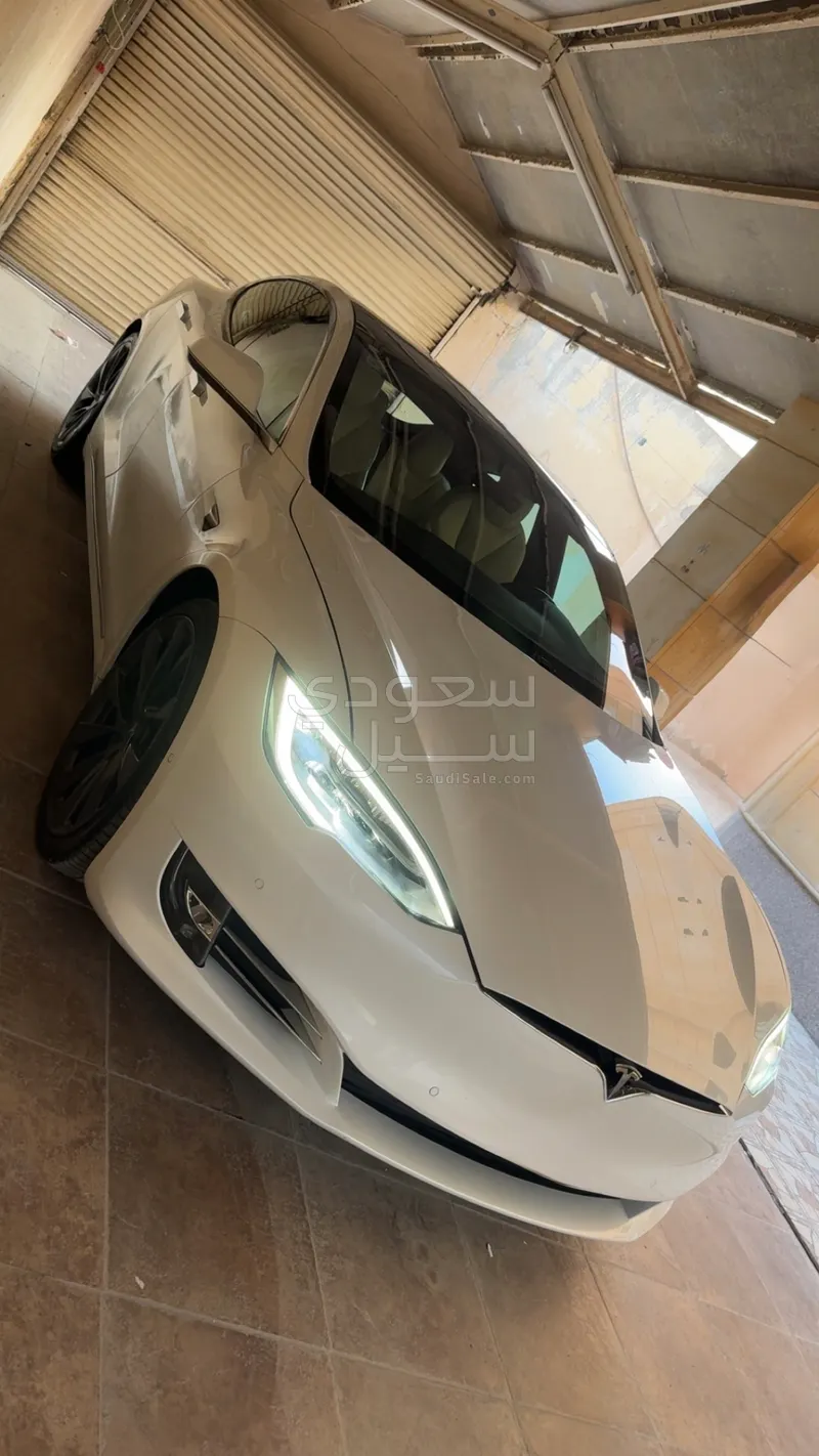 2020 تيسلا موديل اس