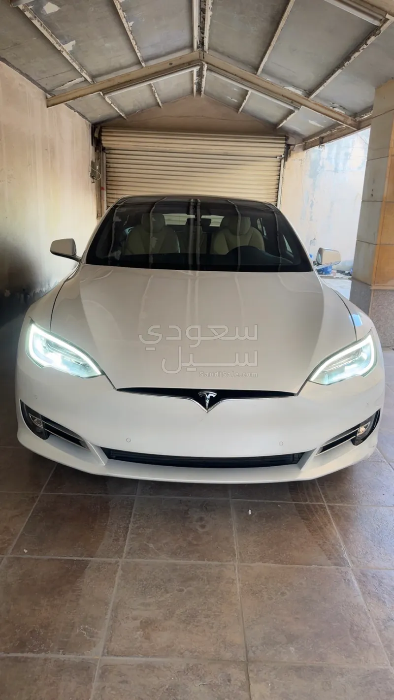 2020 تيسلا موديل اس