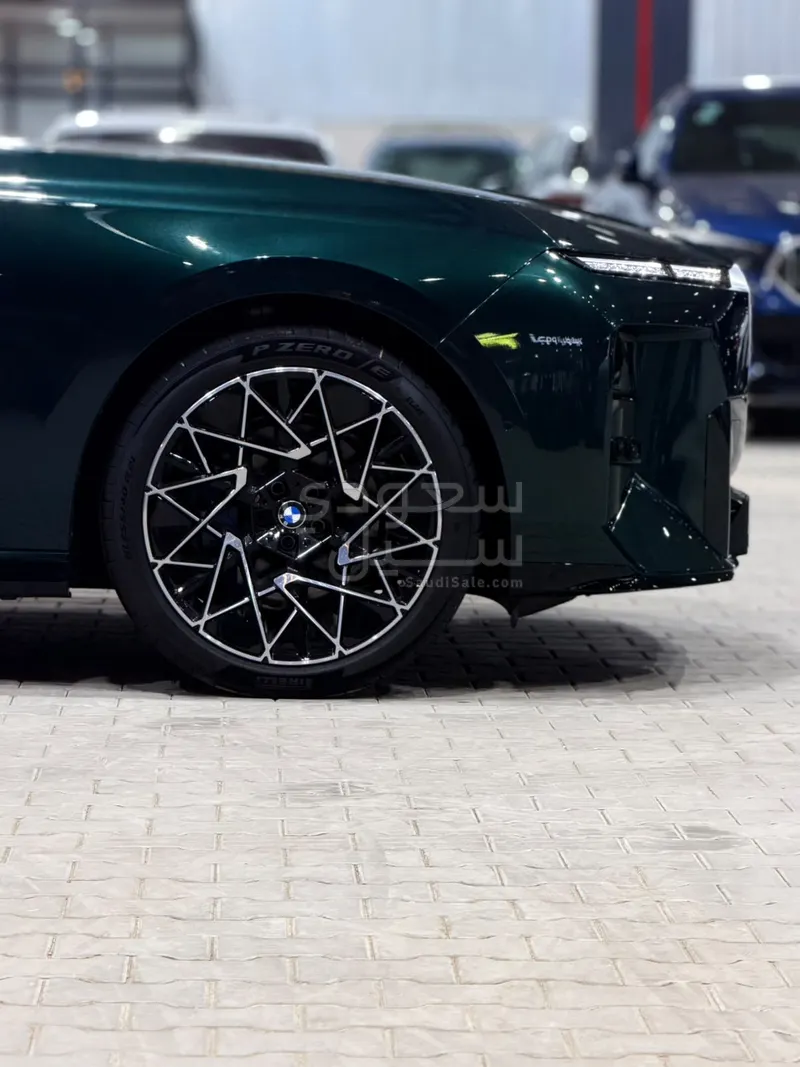2027 بي ام دبليو الفئة السابعة 735أي