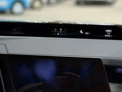 2027 بي ام دبليو الفئة السابعة 735أي