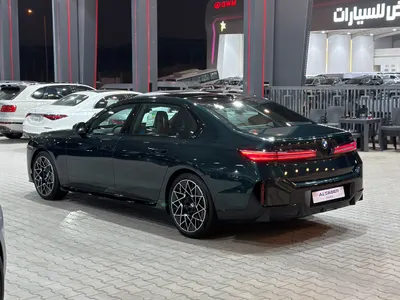 2027 بي ام دبليو الفئة السابعة 735أي