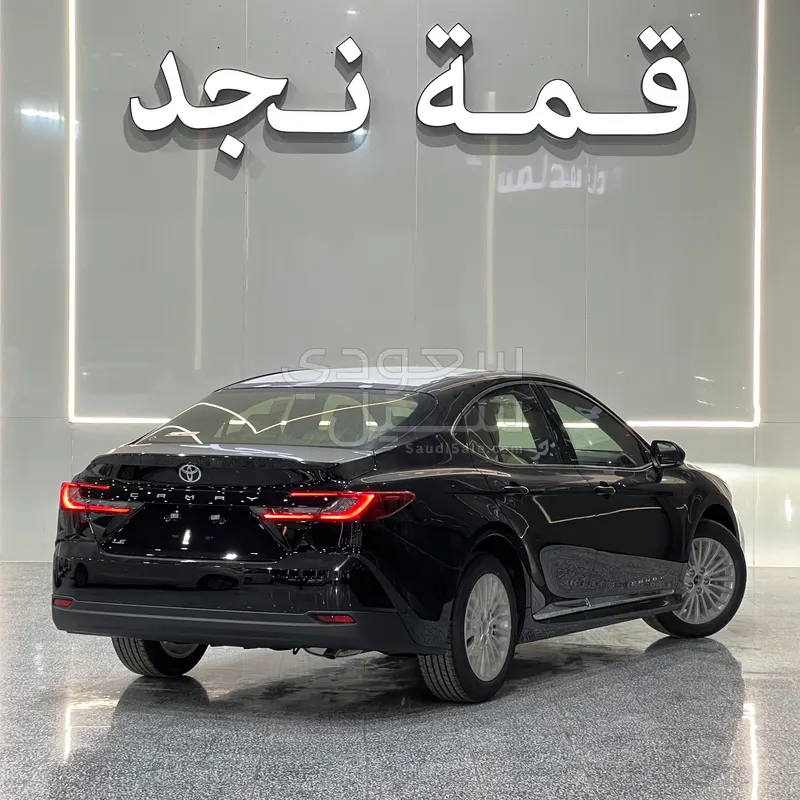 2026 تويوتا كامري ال اي