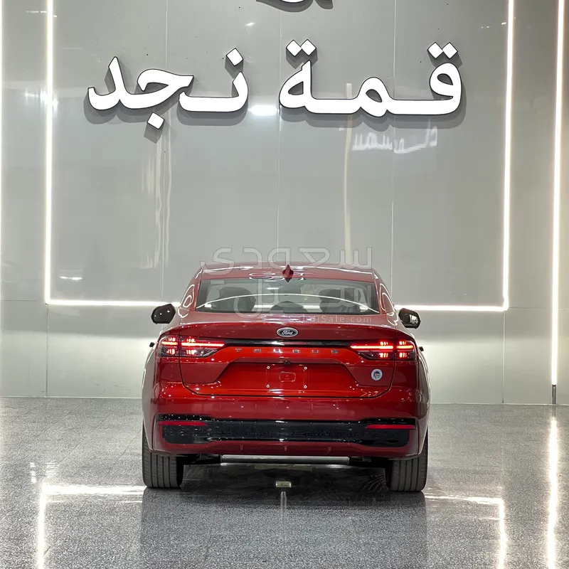 2026 فورد توروس امبيانتي
