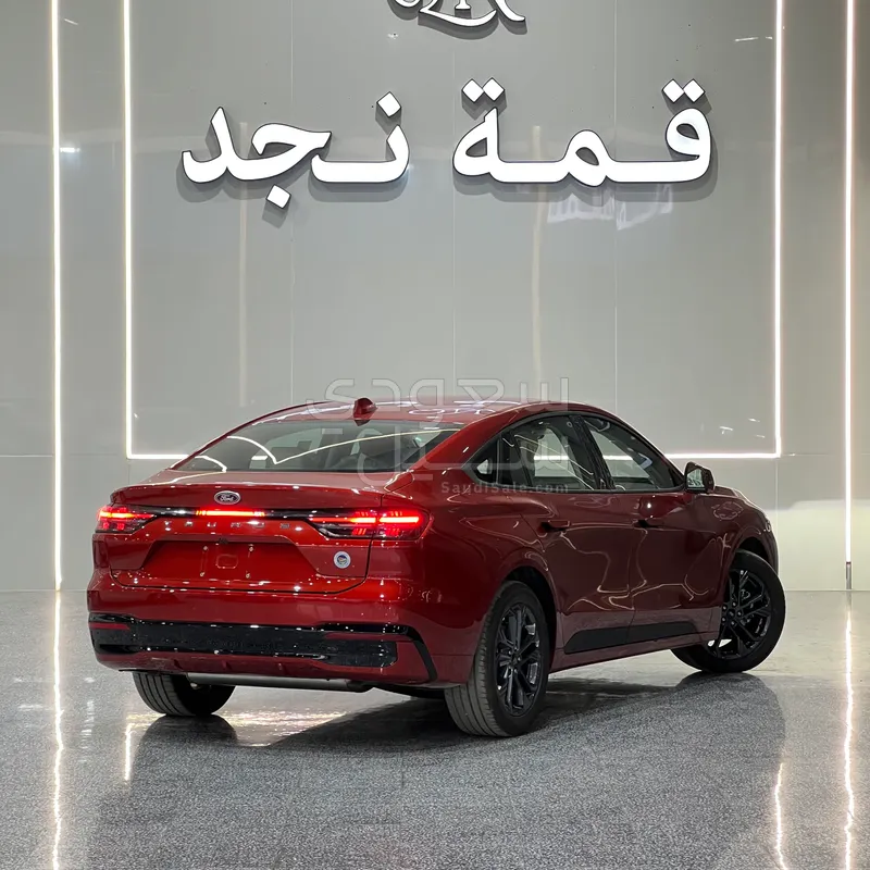 2026 فورد توروس امبيانتي