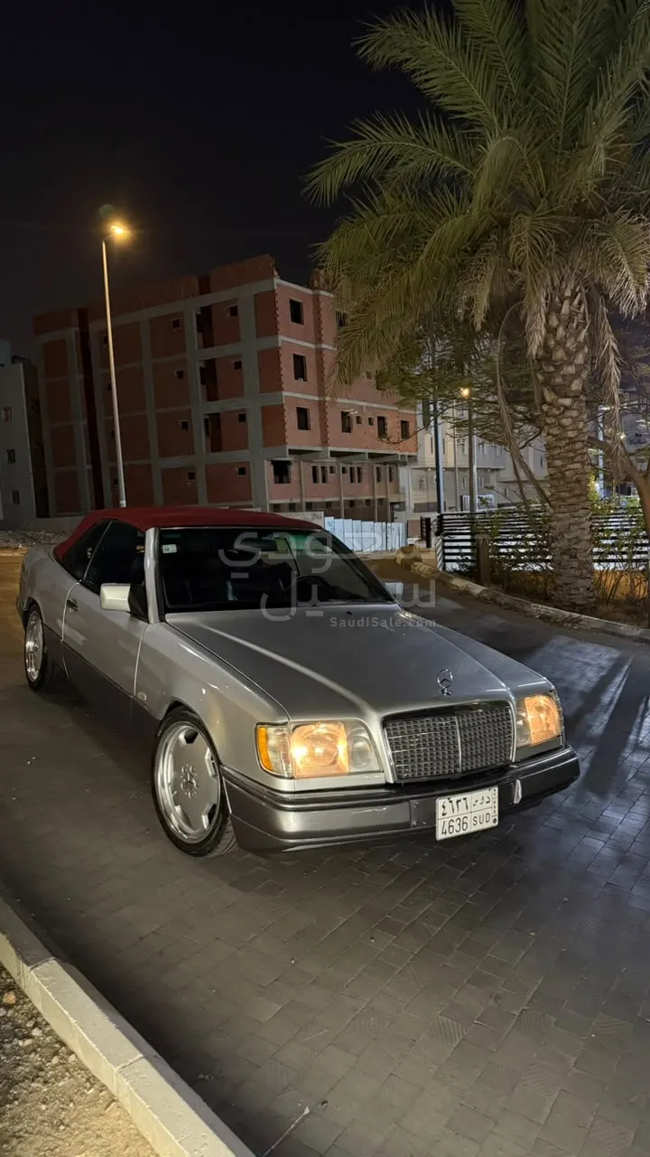 1994 مرسيدس - بنز إي 220