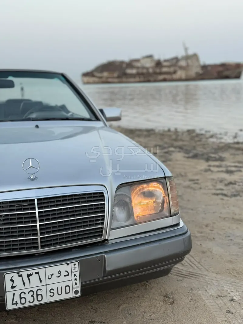 1994 مرسيدس - بنز إي 220