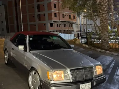 1994 مرسيدس - بنز إي 220