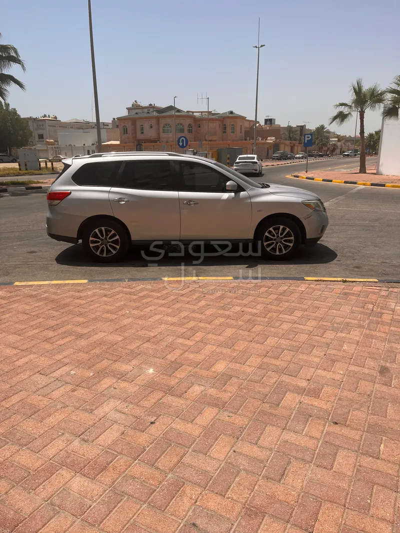 2013 نيسان باثفايندر