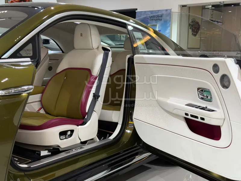 2025 رولز رويس سبيكتر