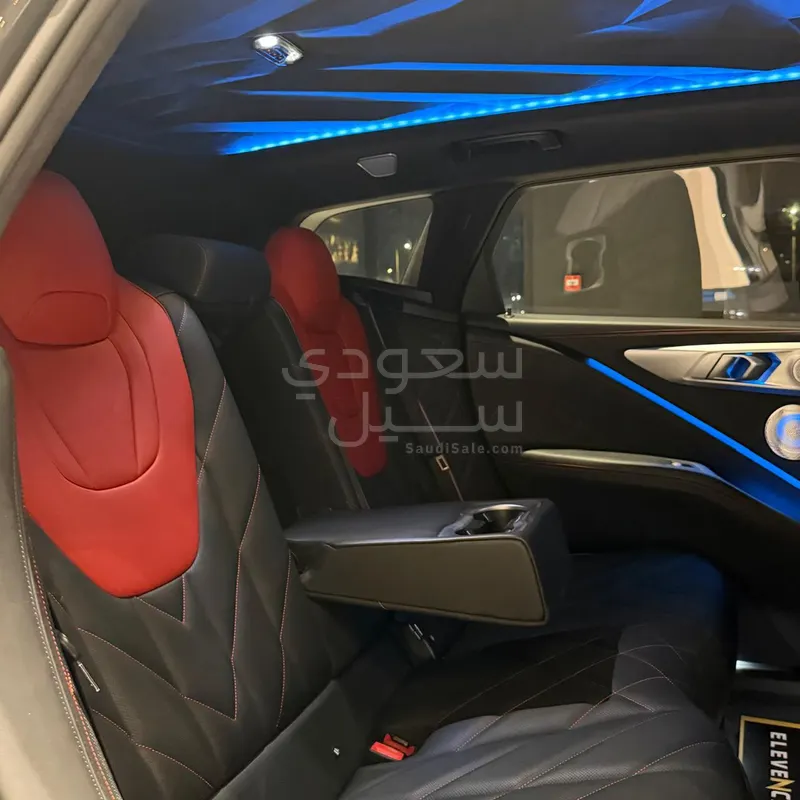 2025 بي ام دبليو اكس ام