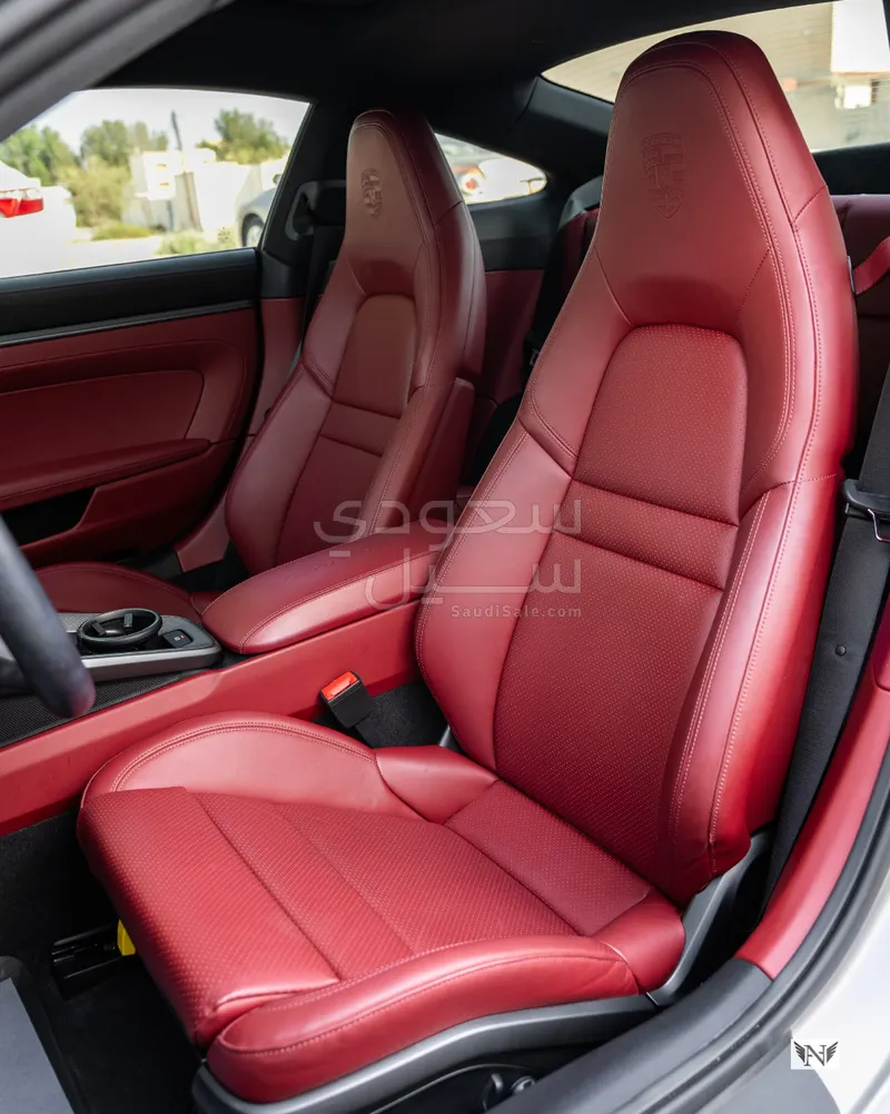 2024 بورش 911 كاريرا