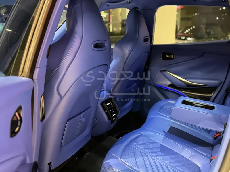 2024 استون مارتن دي بي اكس 707