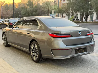 2024 بي ام دبليو الفئة السابعة 735أي