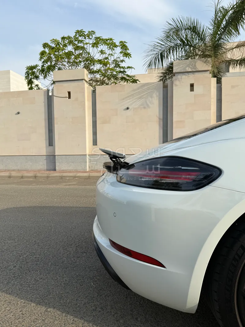 2024 بورش كايمان