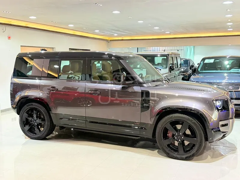 2026 لاند روفر ديفيندر V8 P525 ادشن