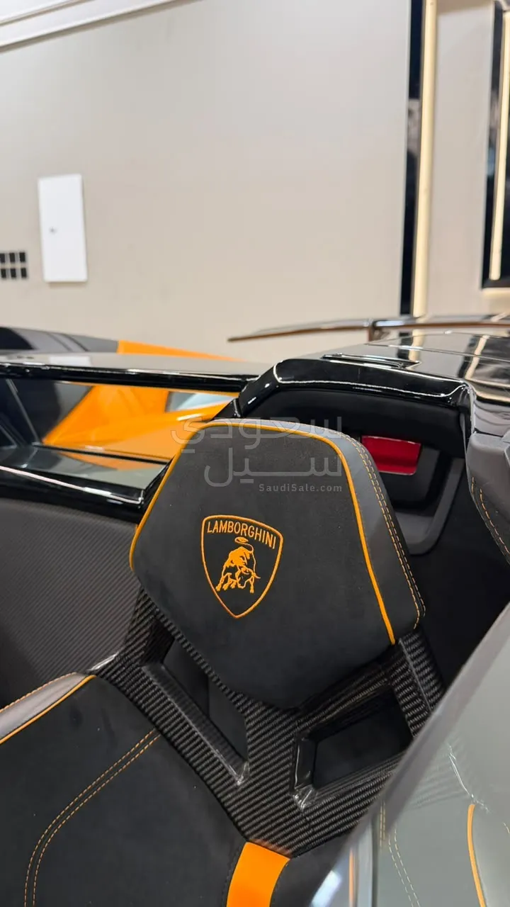 2017 Lamborghini Aventador SV Roadster