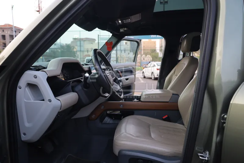2022 لاند روفر ديفيندر 110 اتش اس اي