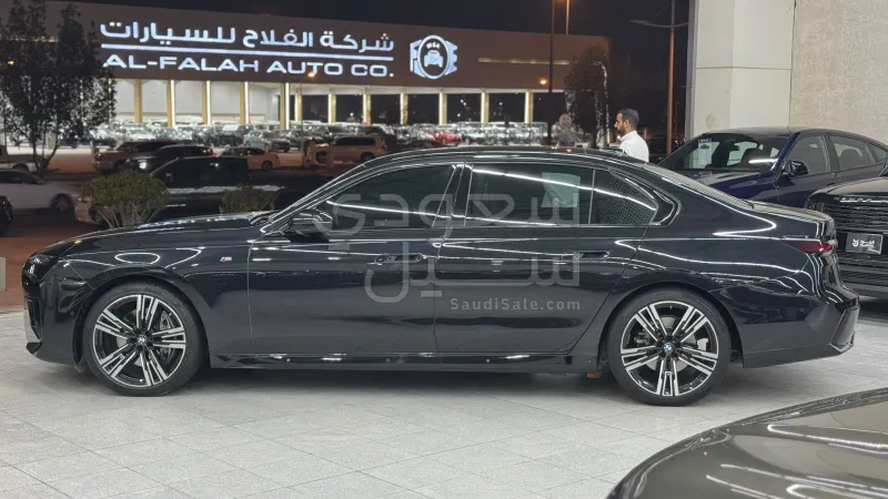 2023 بي ام دبليو الفئة السابعة 740أي