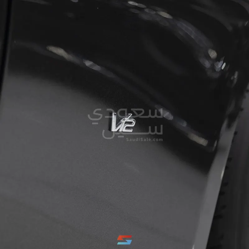 2017 استون مارتن دي بي 11