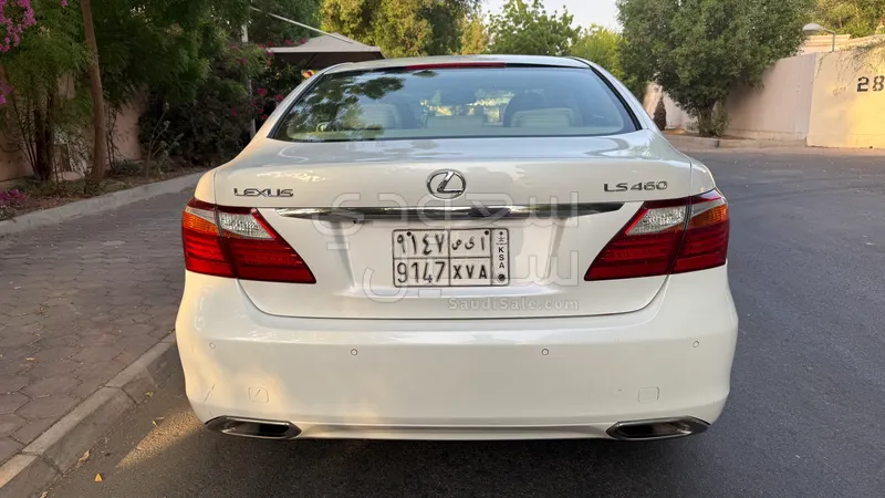 2010 لكزس إل إس 460