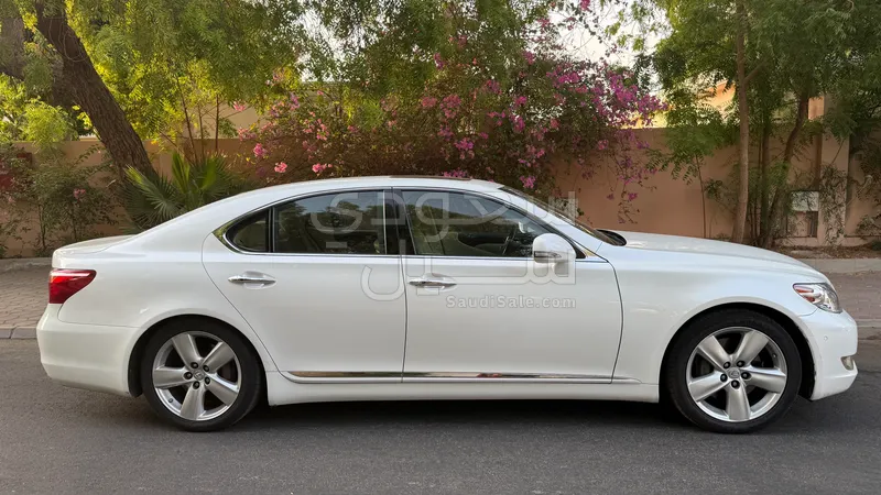 2010 لكزس إل إس 460