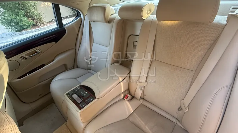 2010 لكزس إل إس 460