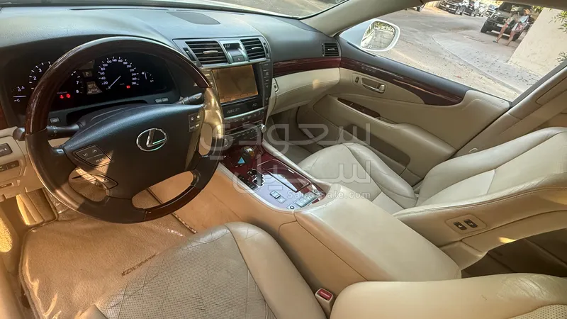 2010 لكزس إل إس 460