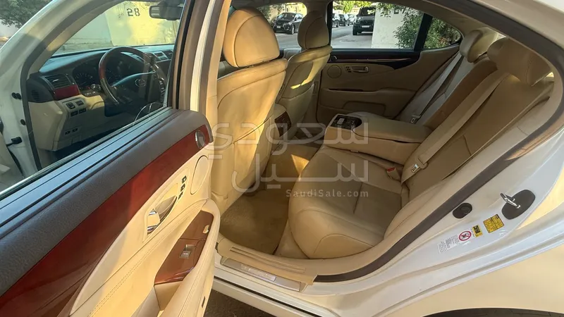 2010 لكزس إل إس 460