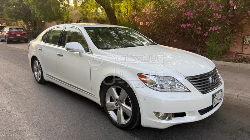 2010 لكزس إل إس 460