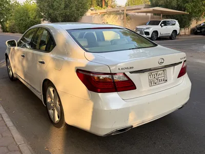 2010 لكزس إل إس 460