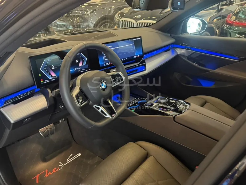 2025 بي ام دبليو الفئة الخامسة 520 أي إم كت