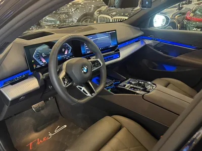 2025 بي ام دبليو الفئة الخامسة 520 أي إم كت