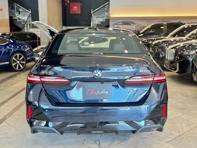 2025 بي ام دبليو الفئة الخامسة 520 أي إم كت