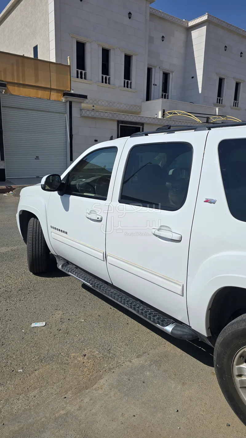 2011 Chevrolet Suburban premier