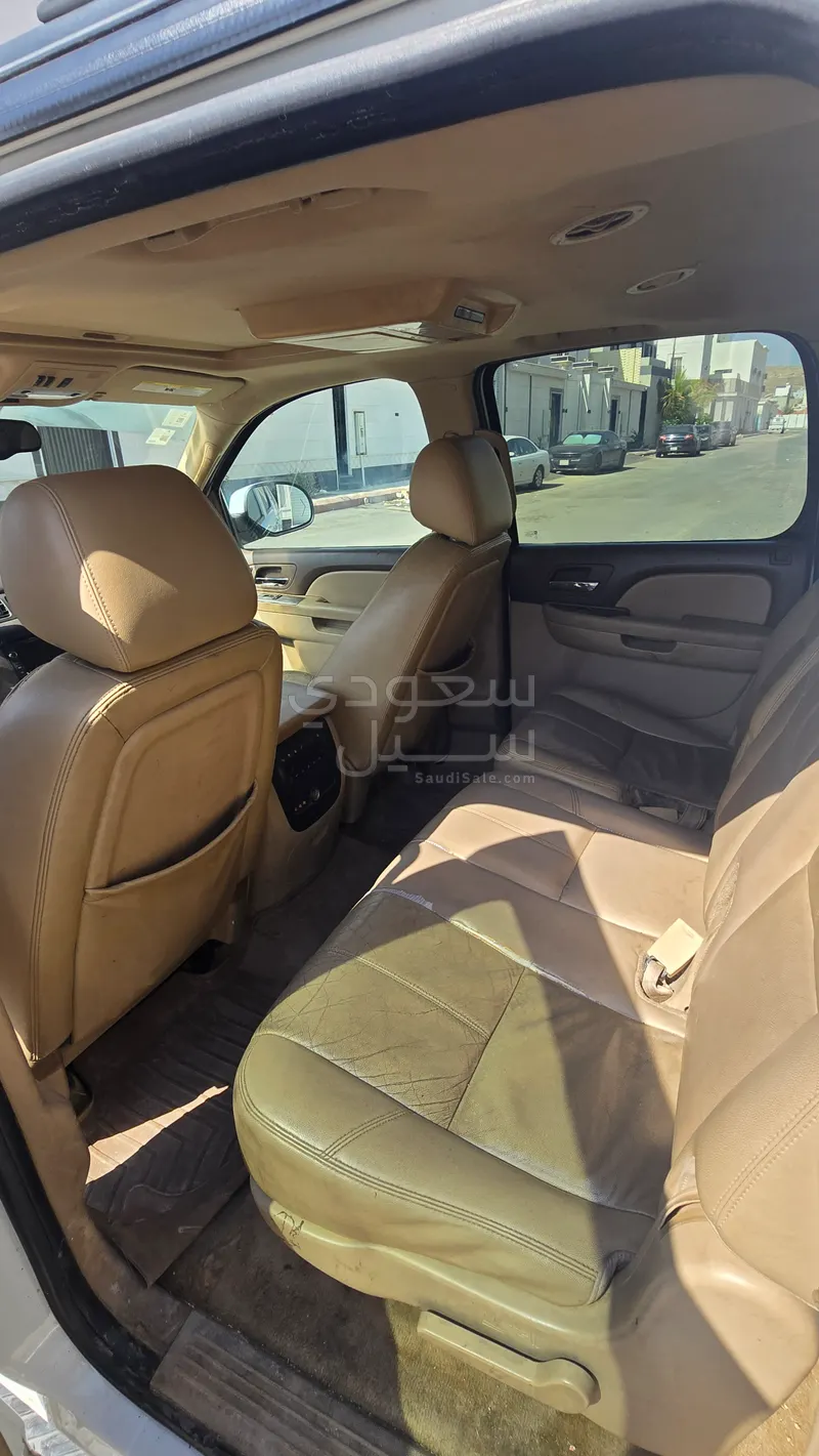 2011 Chevrolet Suburban premier